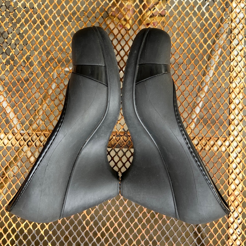 Crocs Womens Black Wedge Pumps Croslite Round Toe Slip On Work Shoes Size 9